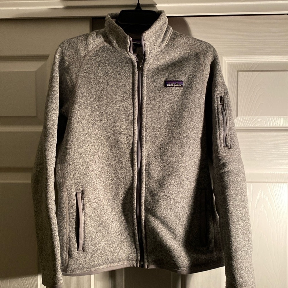 Patagonia women’s better sweater jacket gray&white zip up great condition Medium